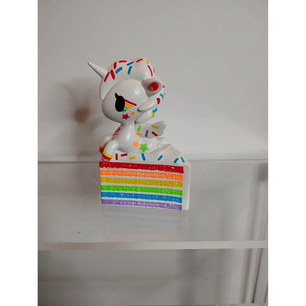 Tokidoki Unicorno Series 8 Rainbow Cake Vinyl Figure Collectible Art Toy White